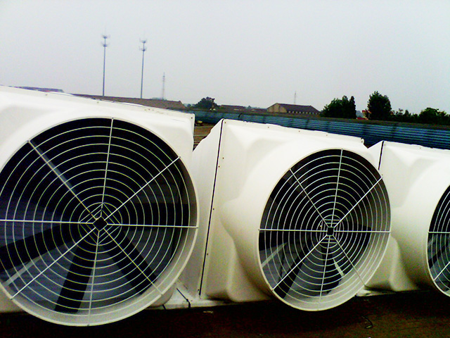 负压风机1450型的分类两种,一种是墙壁式负压风机,另种是屋顶风机